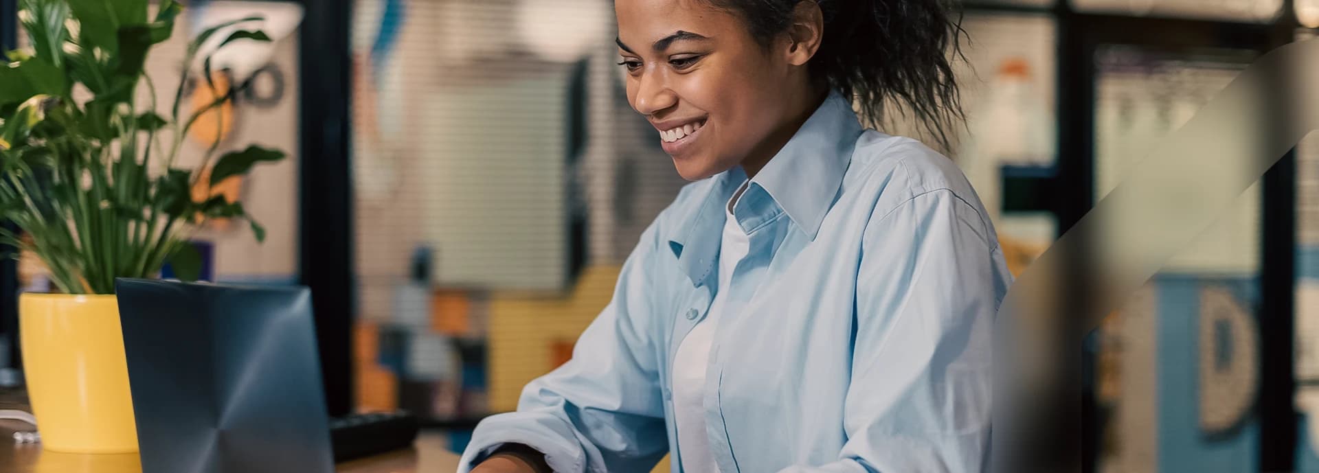 Cliente recebendo atendimento imobiliário